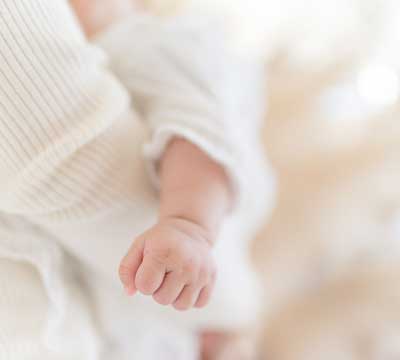 赤ちゃんの手